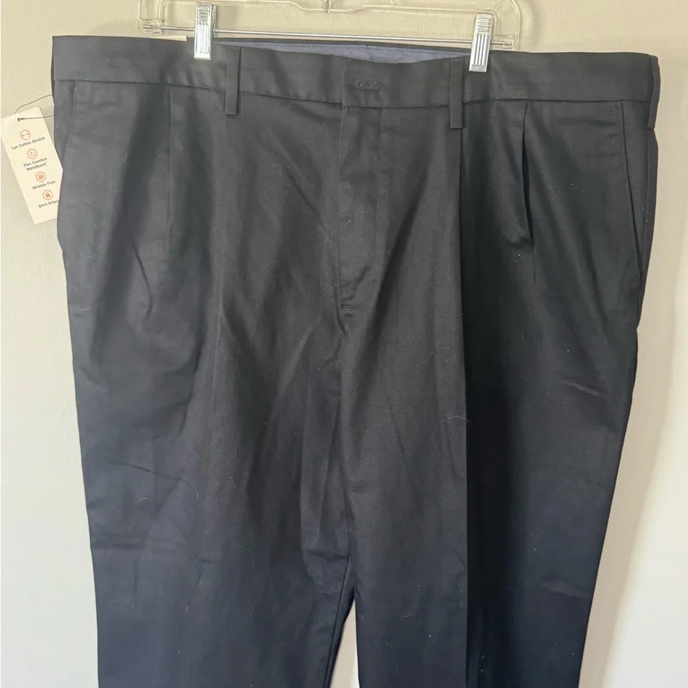 DOCKERS Men's Signature Khaki Lux Cotton Stretch Classic Fit Pants Black 44x30